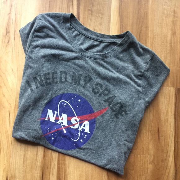 NASA Shirt - Picture 2 of 3